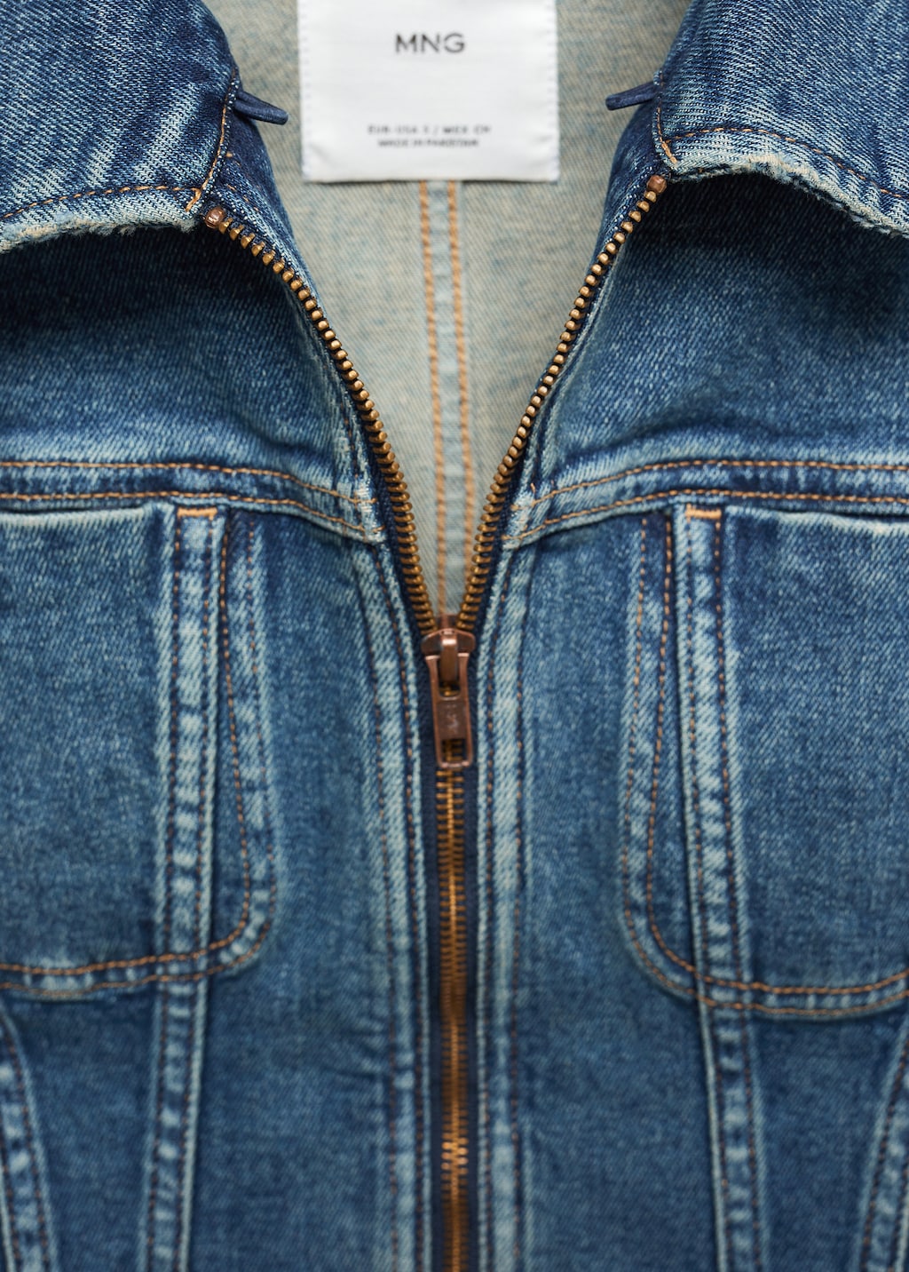 Jeansjacke mit Kunstshearling-Kragen - Detail des Artikels 8