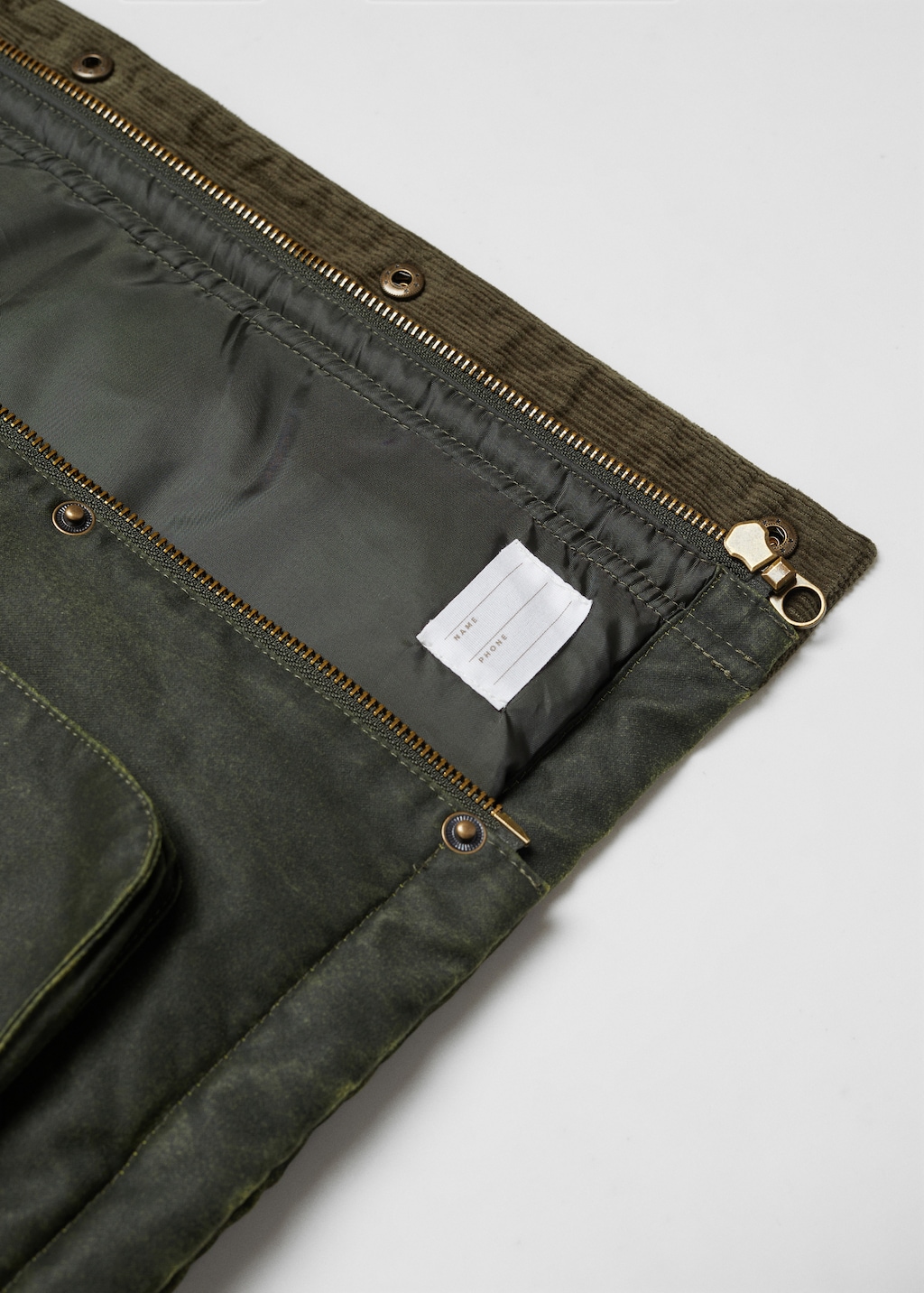 Waxed-effect short parka - Details of the article 8