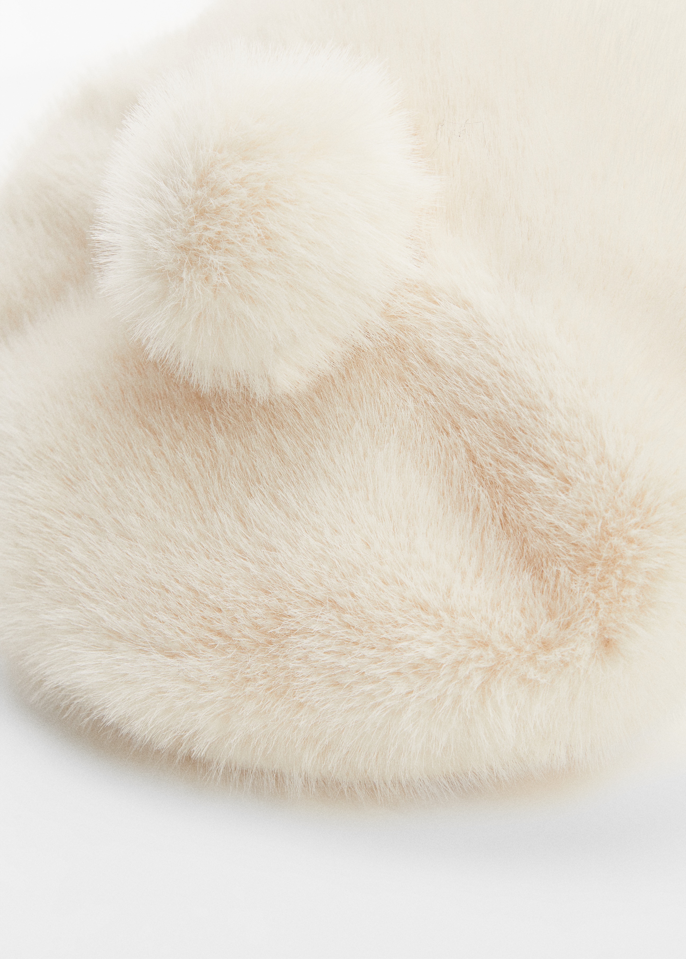 Fur-effect beret with pompom  - Medium plane