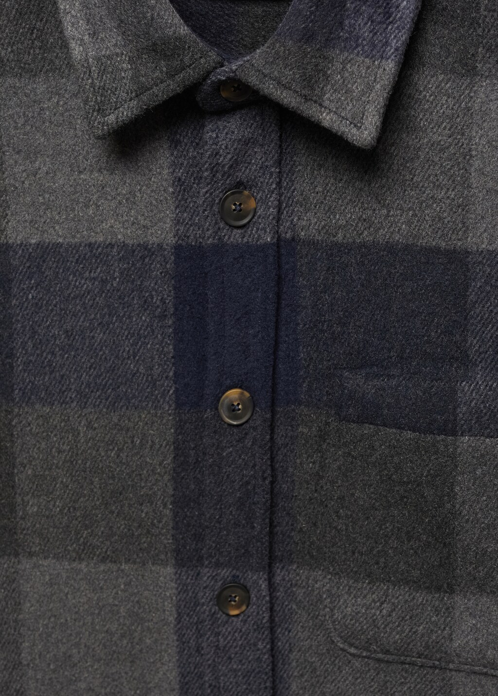 Kariertes Overshirt aus Wollgemisch - Detail des Artikels 8