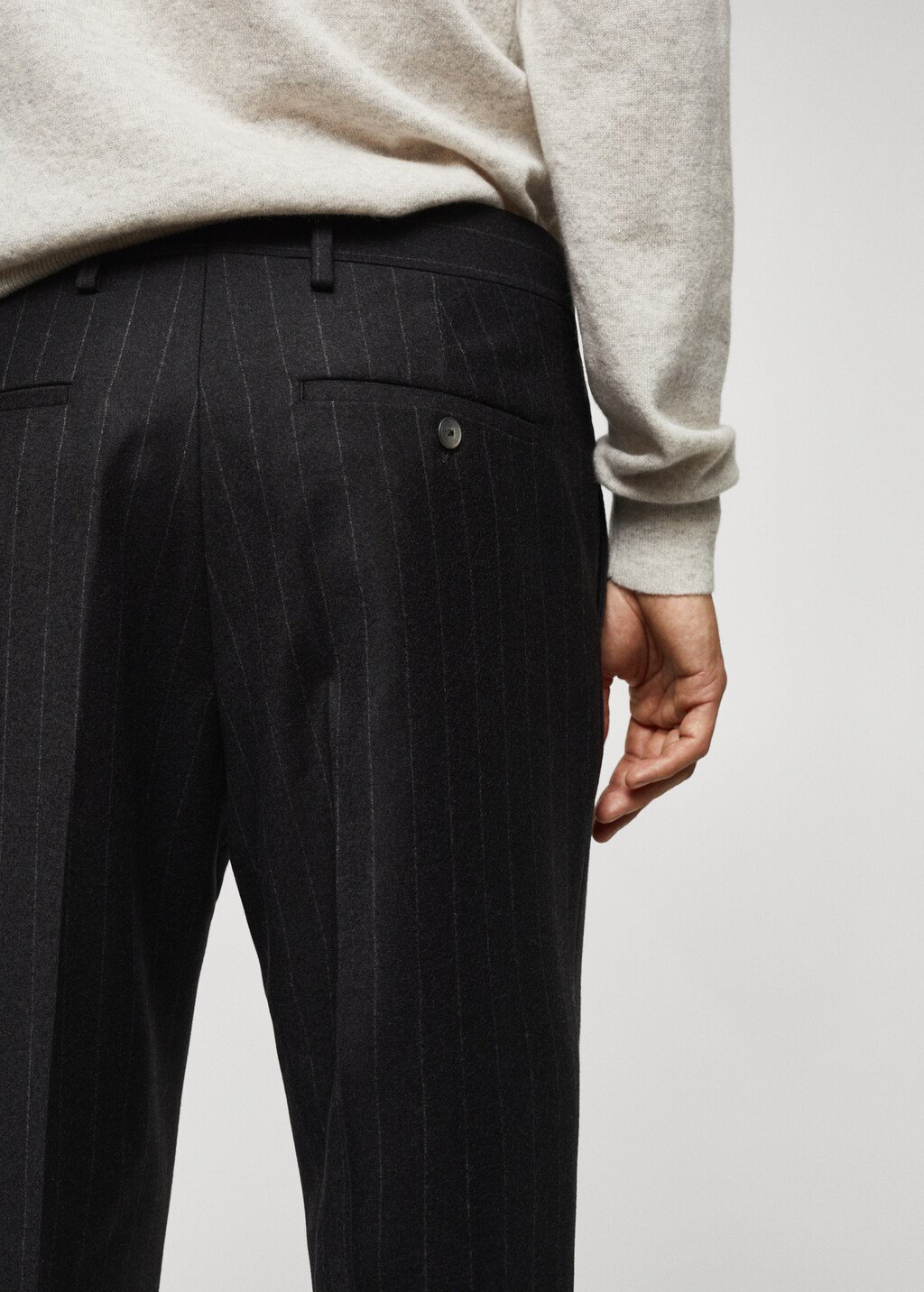 100% virgin wool pleated trousers - Details of the article 4