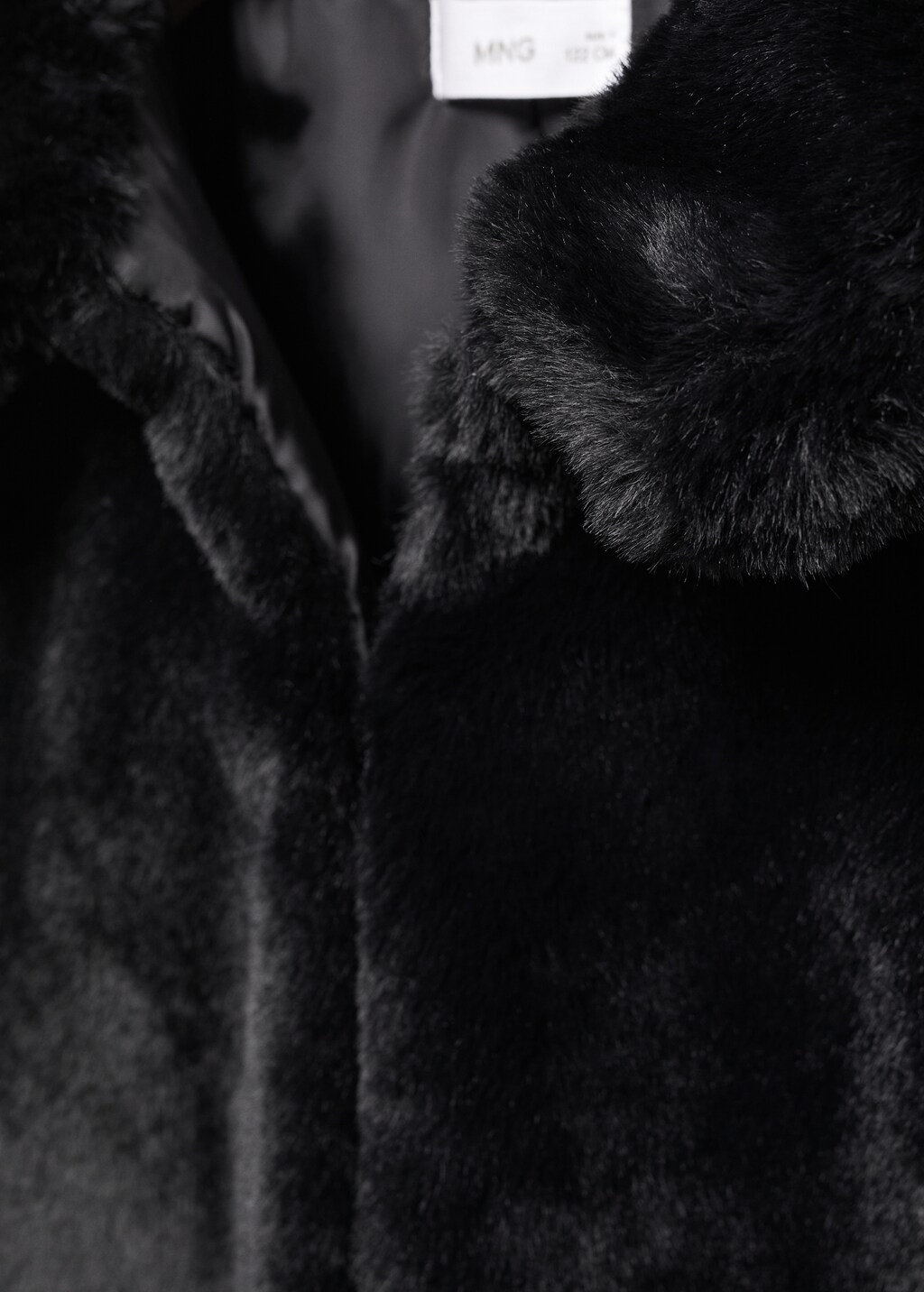 Fur-effect coat - Details of the article 8