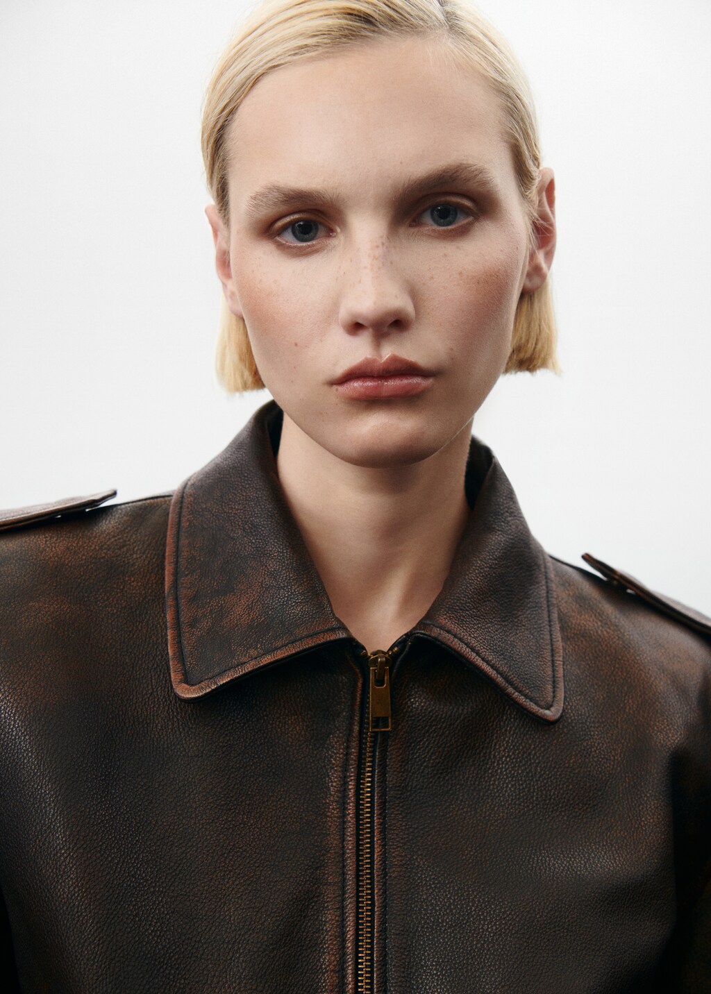 Pocket leather jacket - Details of the article 1