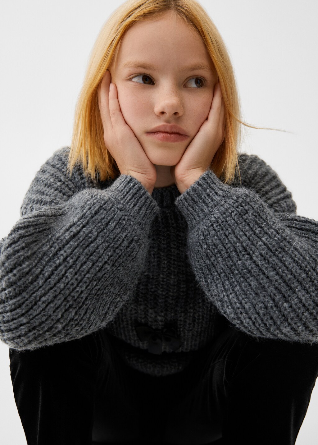 Bow knit sweater - Details of the article 1