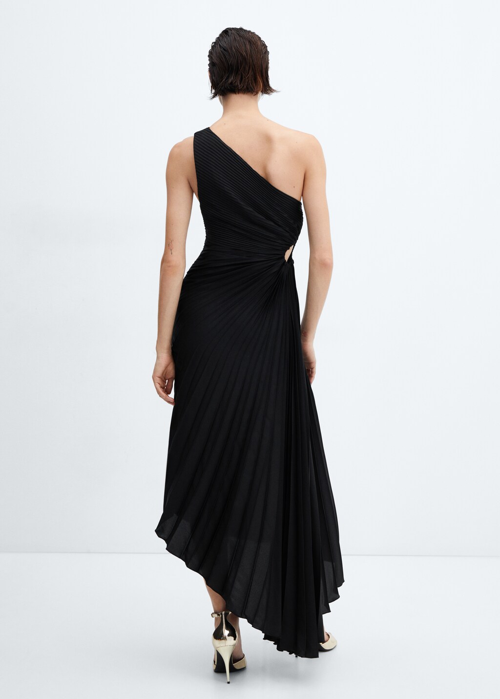 Asymmetrical pleated dress - Reverse of the article