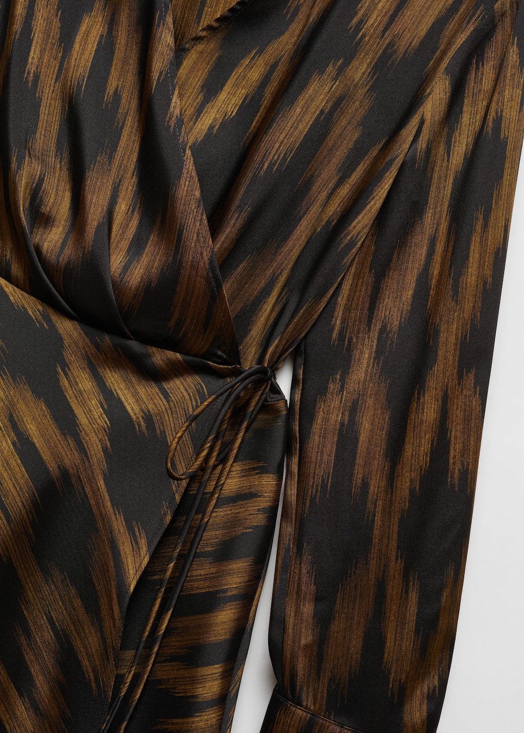 Print wrap dress - Details of the article 8