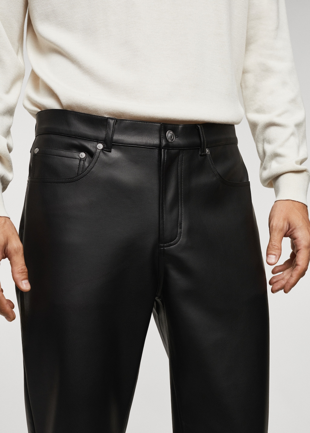 Leather-effect slim-fit trousers - Details of the article 1