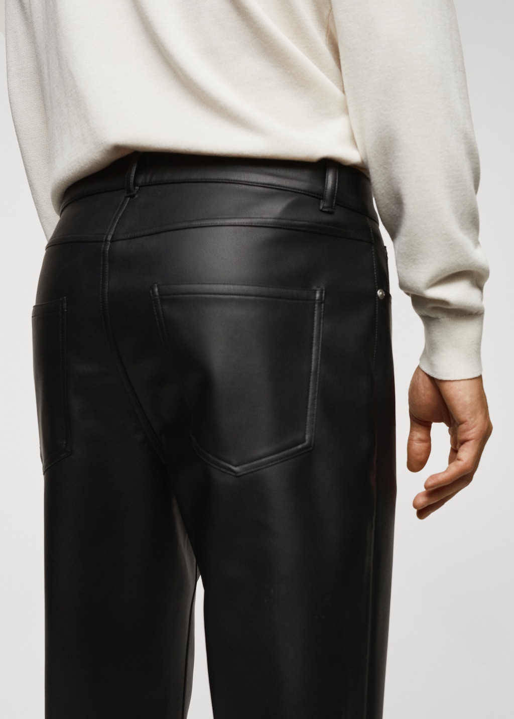 Leather-effect slim-fit trousers - Details of the article 2