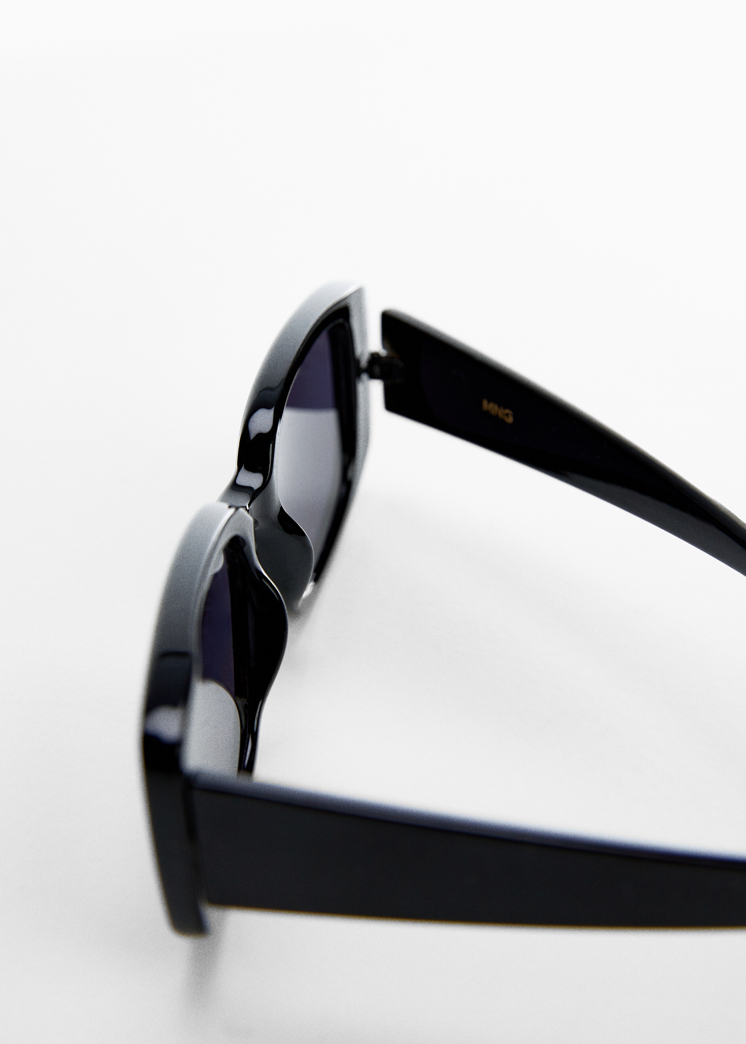 Rectangular sunglasses - Details of the article 1