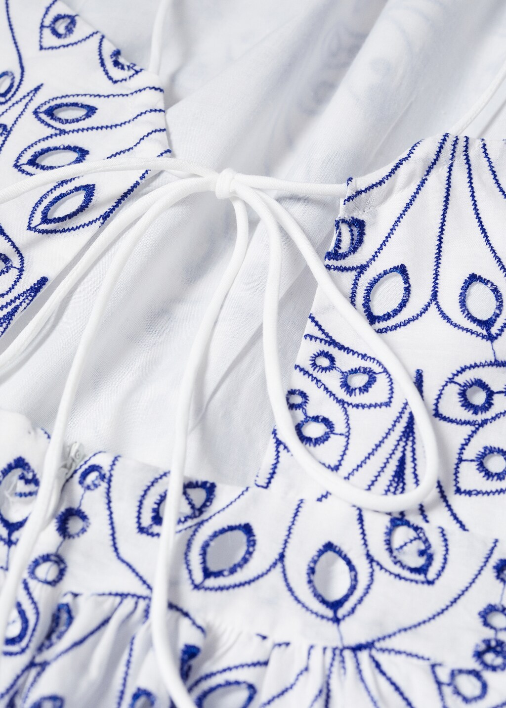 Embroidered halter-neck dress - Details of the article 8