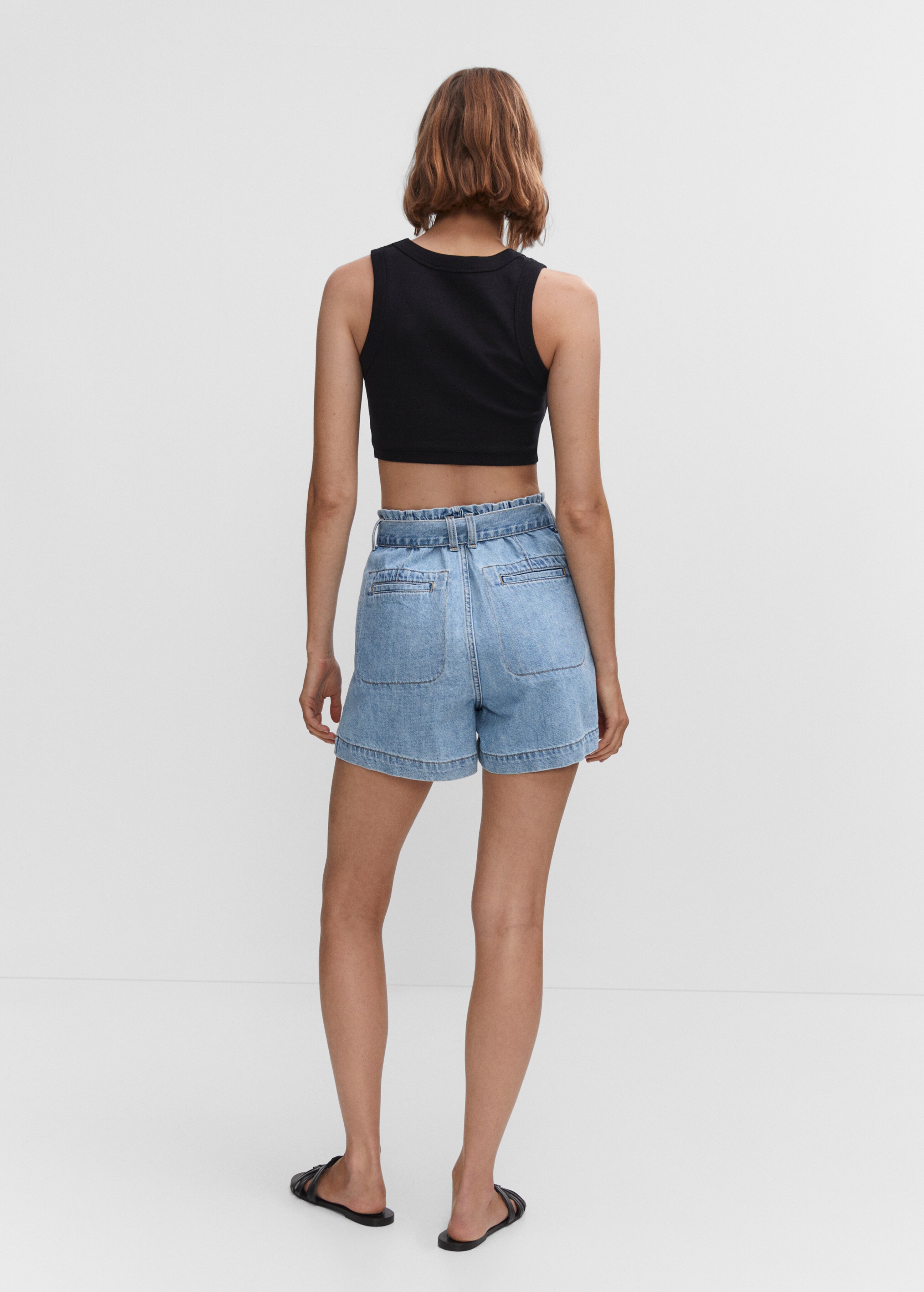 Paperbag shorts with belt - Reverse of the article