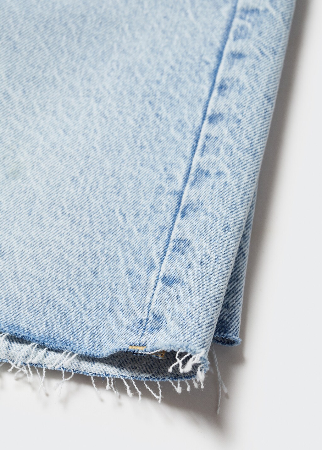 Decorative ripped denim bermuda shorts - Details of the article 8