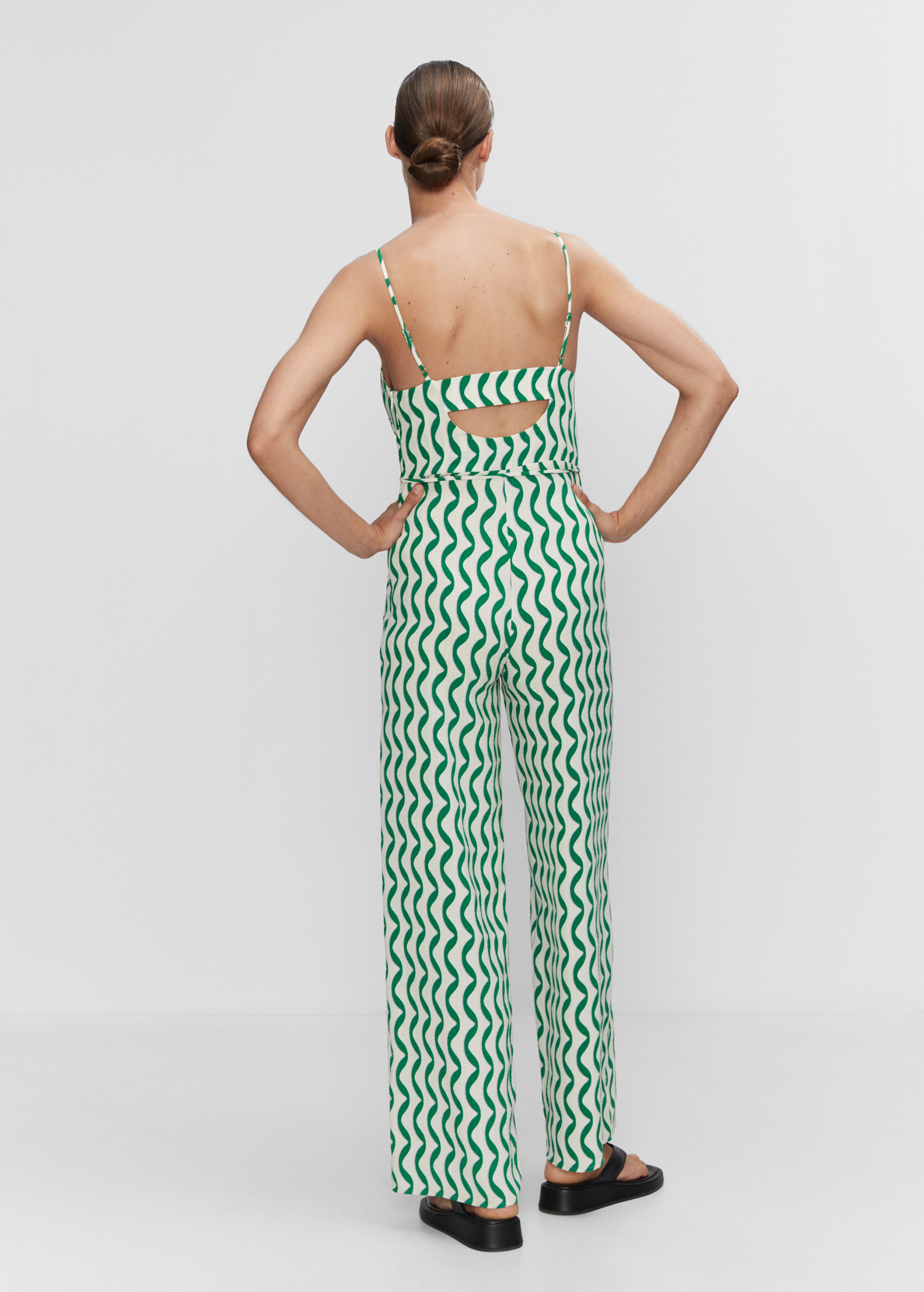 Long jumpsuit with back opening - Reverse of the article