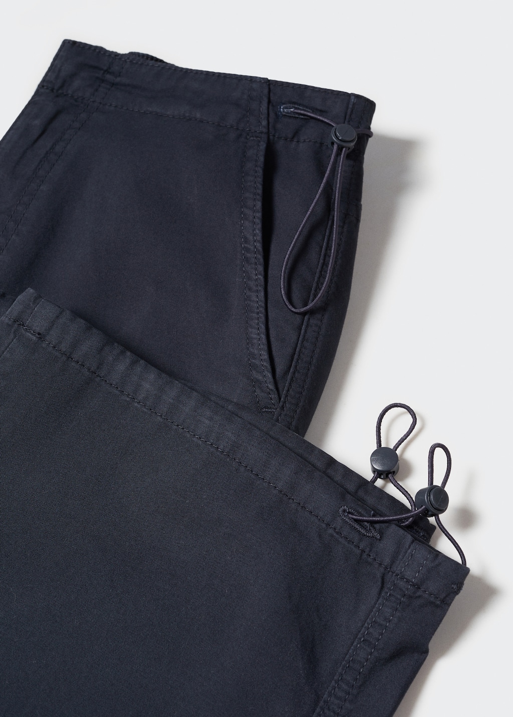 Pantalons parachute  - Detall de l'article 8