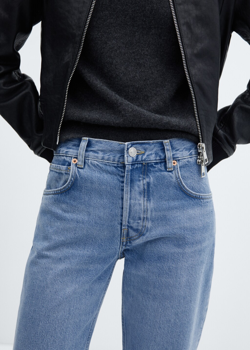 Gerade Jeans mit mittlerem Bund - Detail des Artikels 6