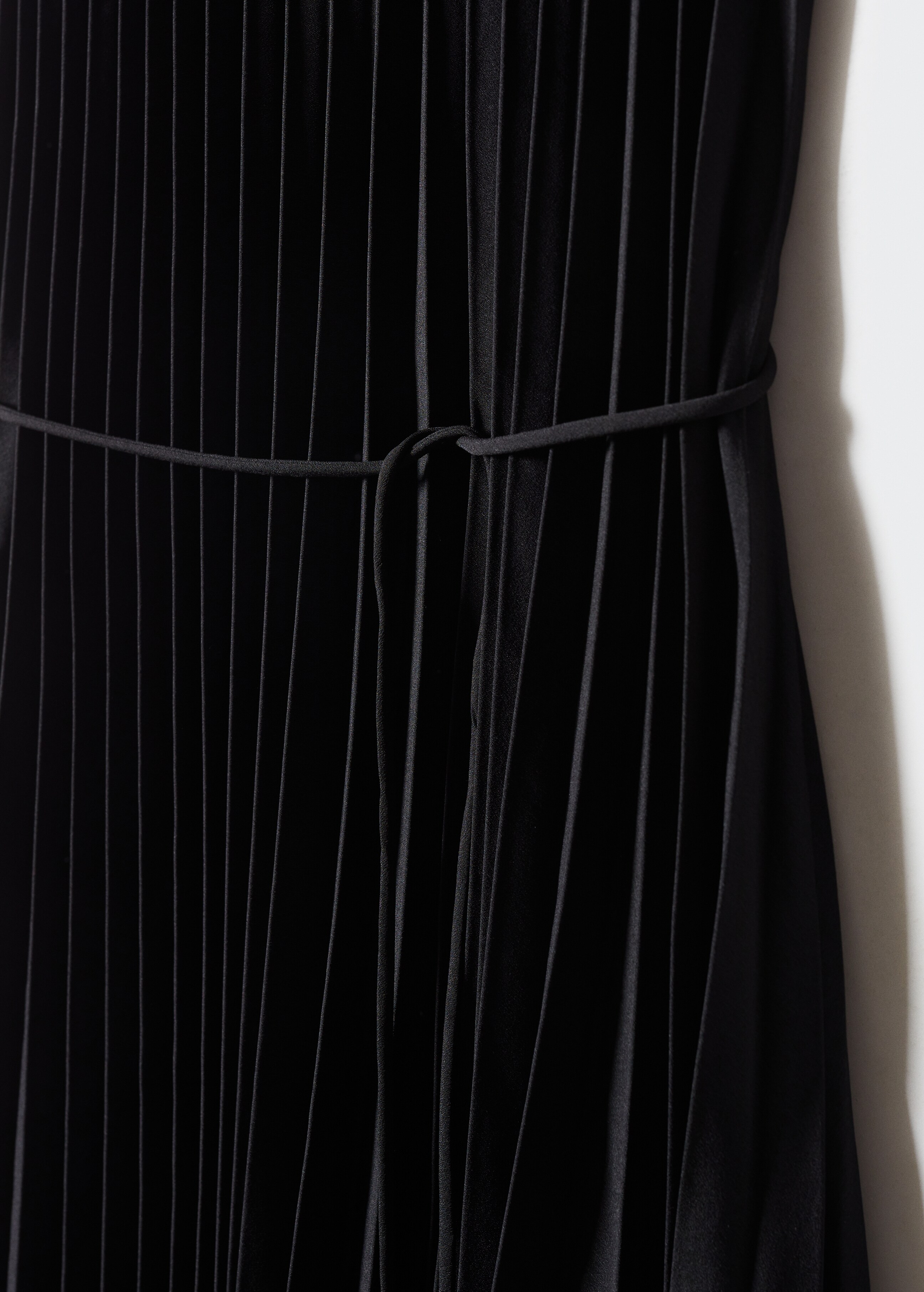 Pleated cord dress - Details of the article 8
