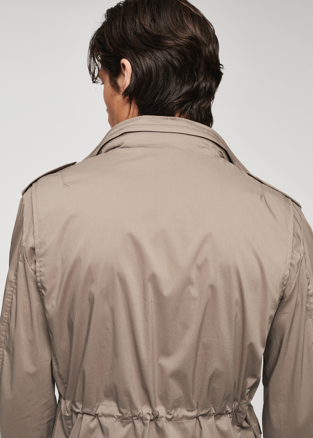 Lightweight saharian jacket with pockets - Details of the article 6