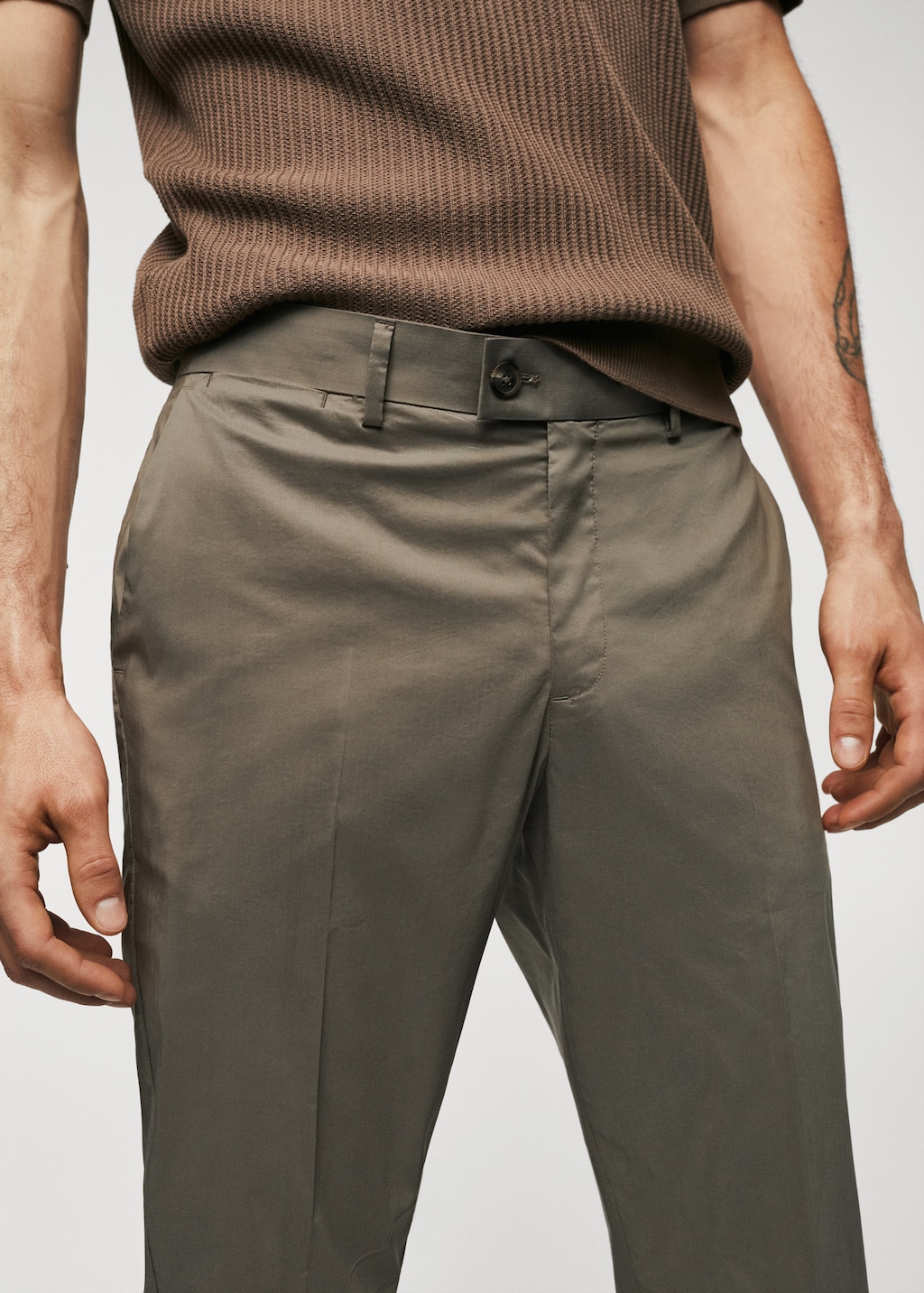 Lightweight cotton trousers - Details of the article 1