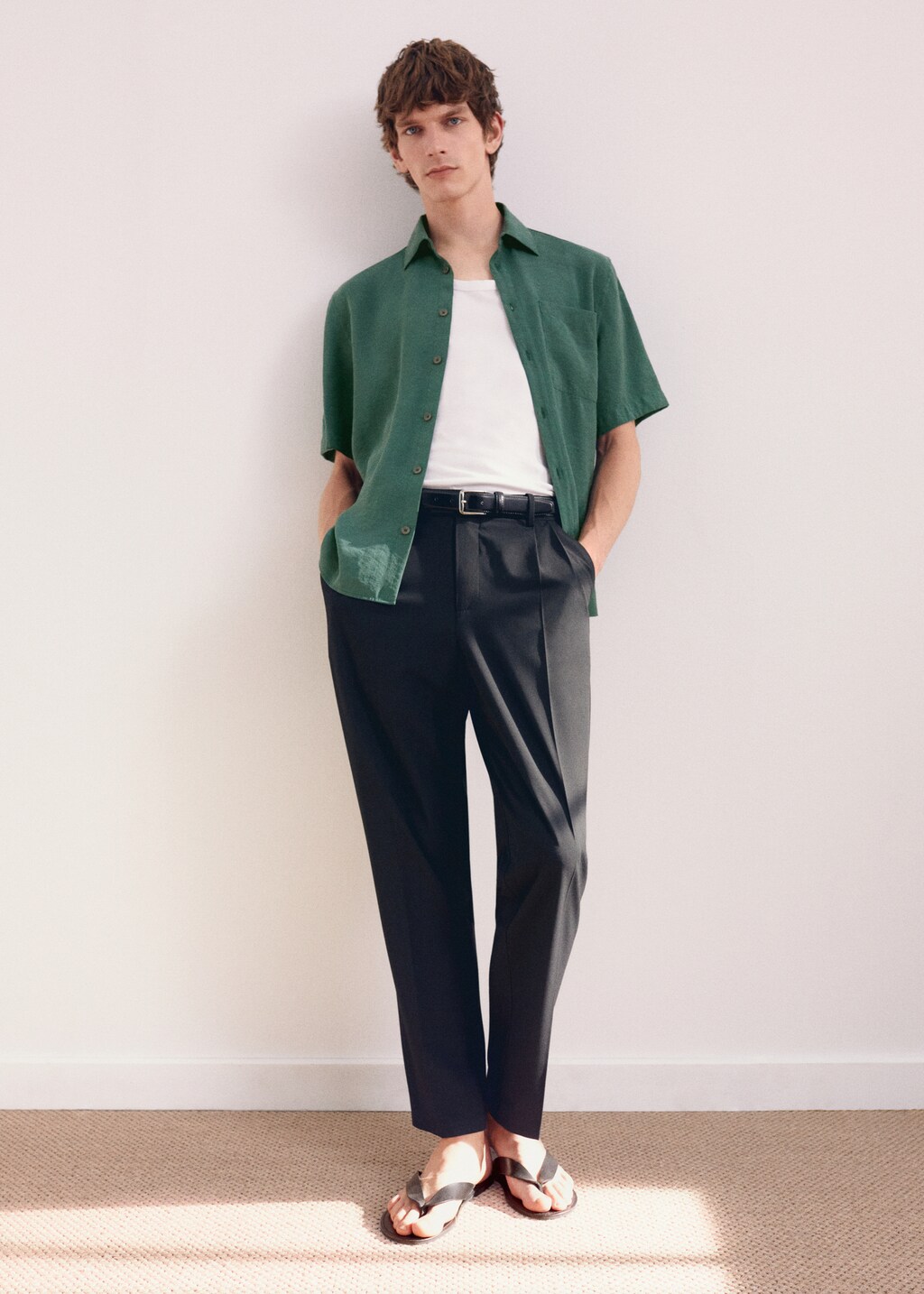 Regular fit pleated cotton trousers - Details of the article 5