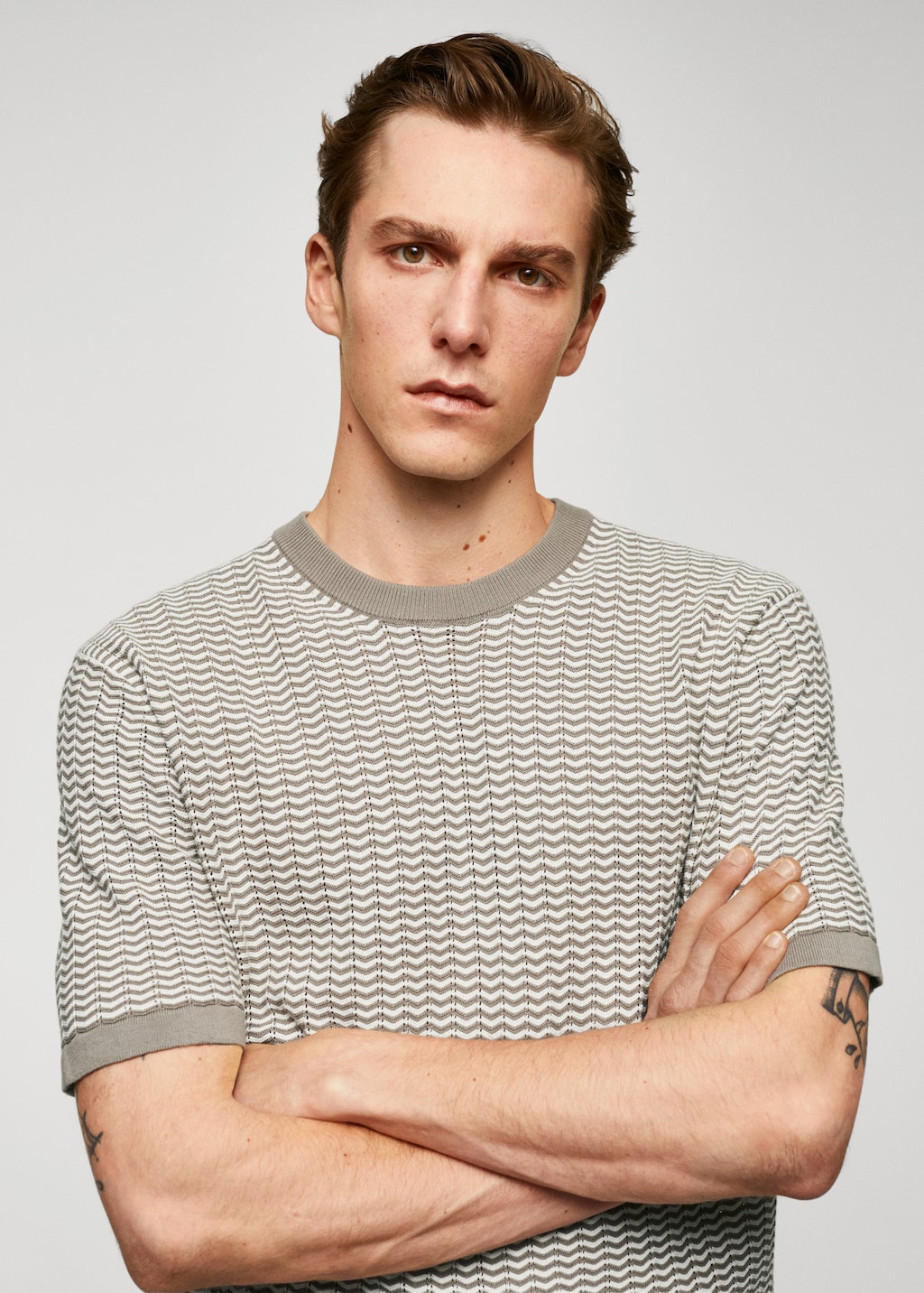 100% cotton t-shirt with zig-zag structure - Details of the article 1