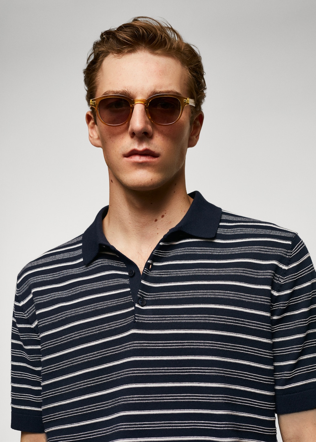 Striped fine-knit polo shirt - Details of the article 1