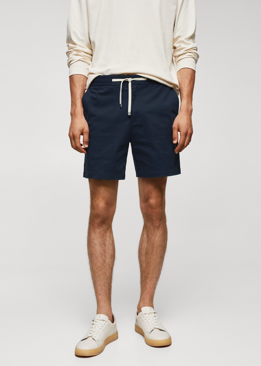 Cotton shorts with drawstring - Medium plane