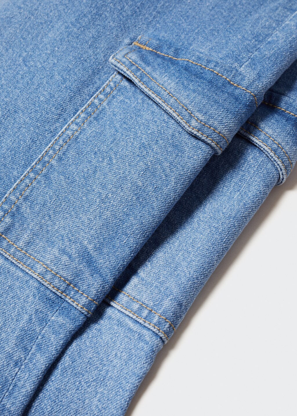 Flared cargo jeans - Details of the article 8