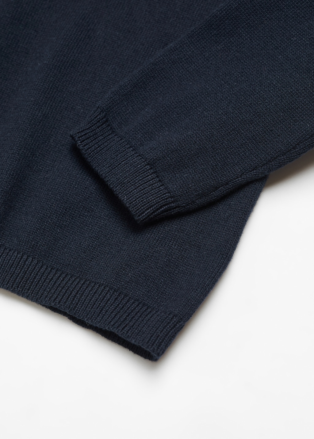 V-neck sweater - Details of the article 8