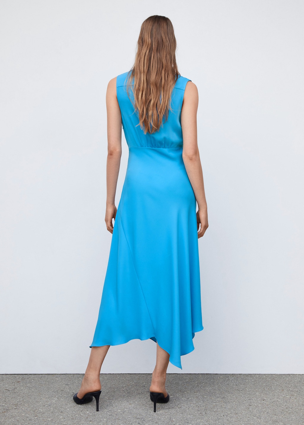 Asymmetrical dress with side slit - Reverse of the article