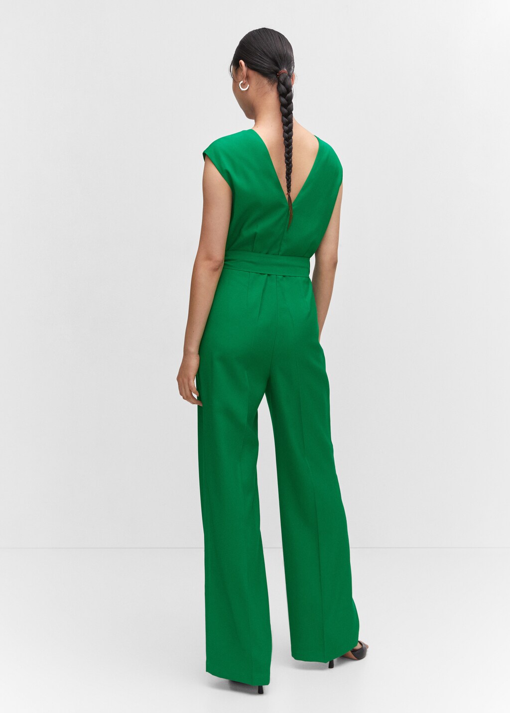 V-neck jumpsuit with belt - Reverse of the article