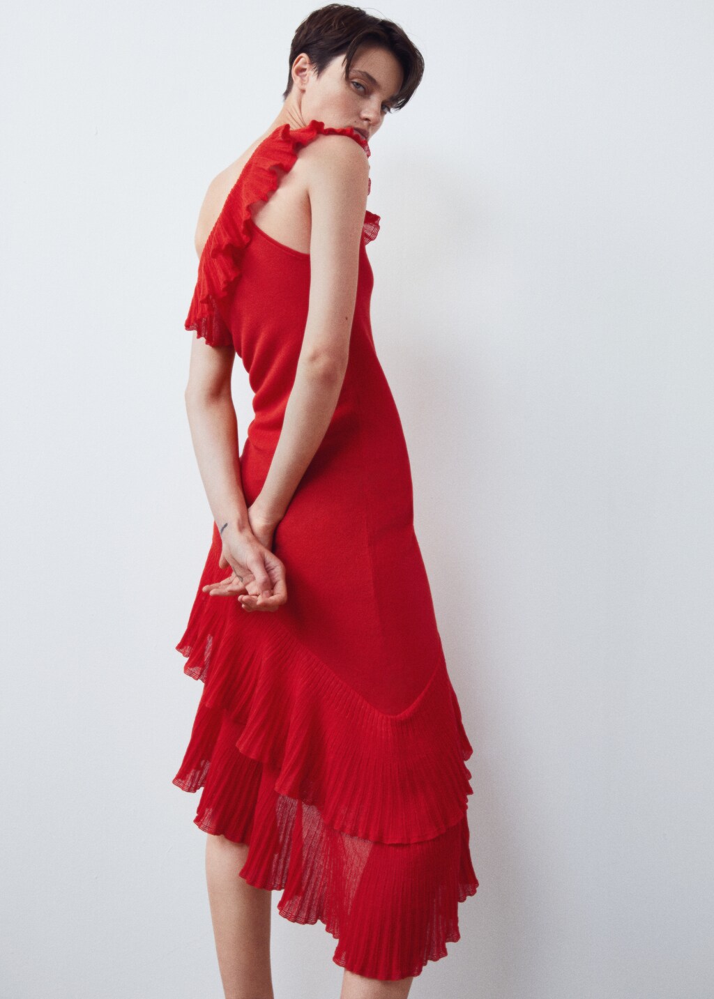 Robe asymétrique rouge sale