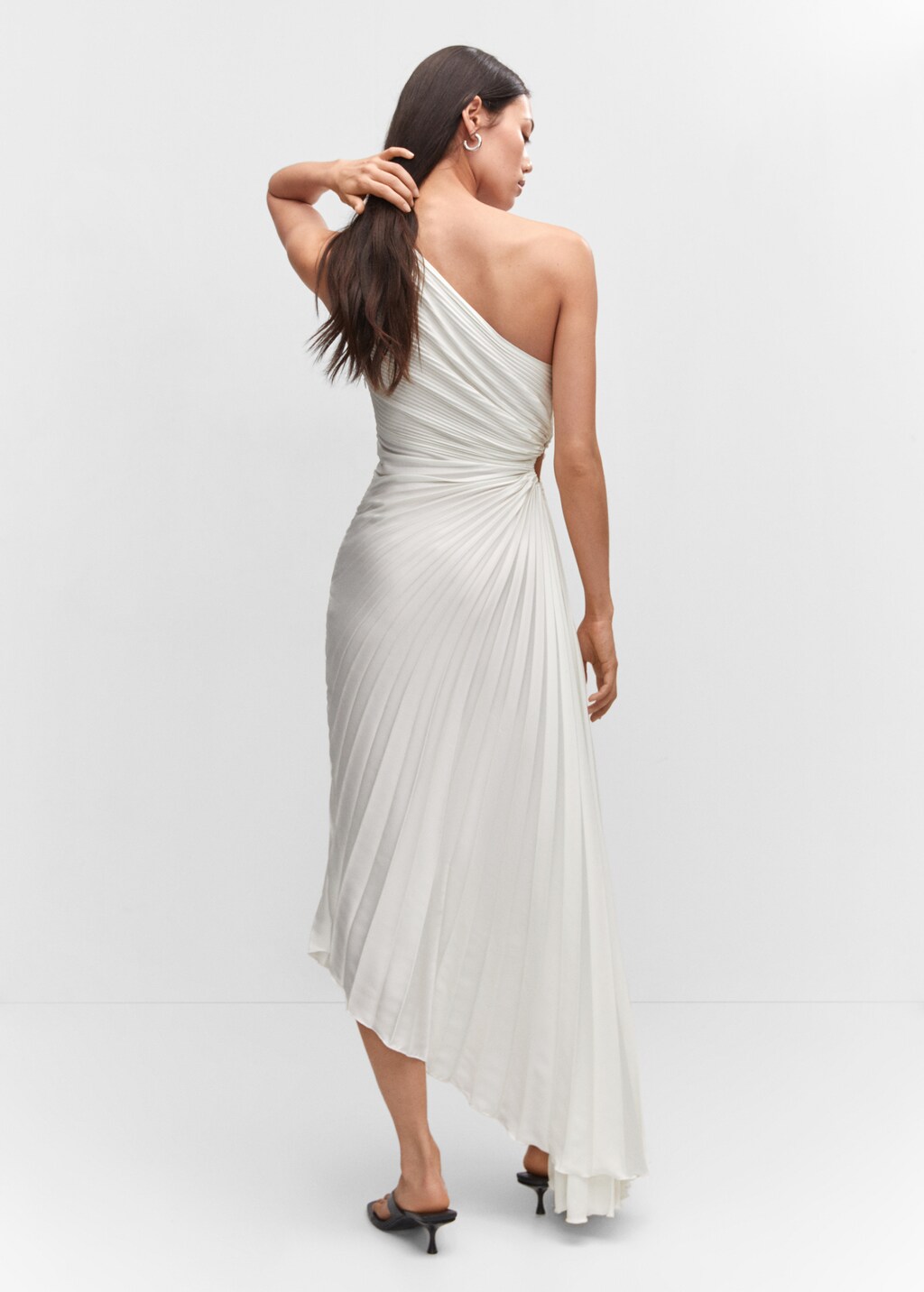 Asymmetrical pleated dress - Reverse of the article