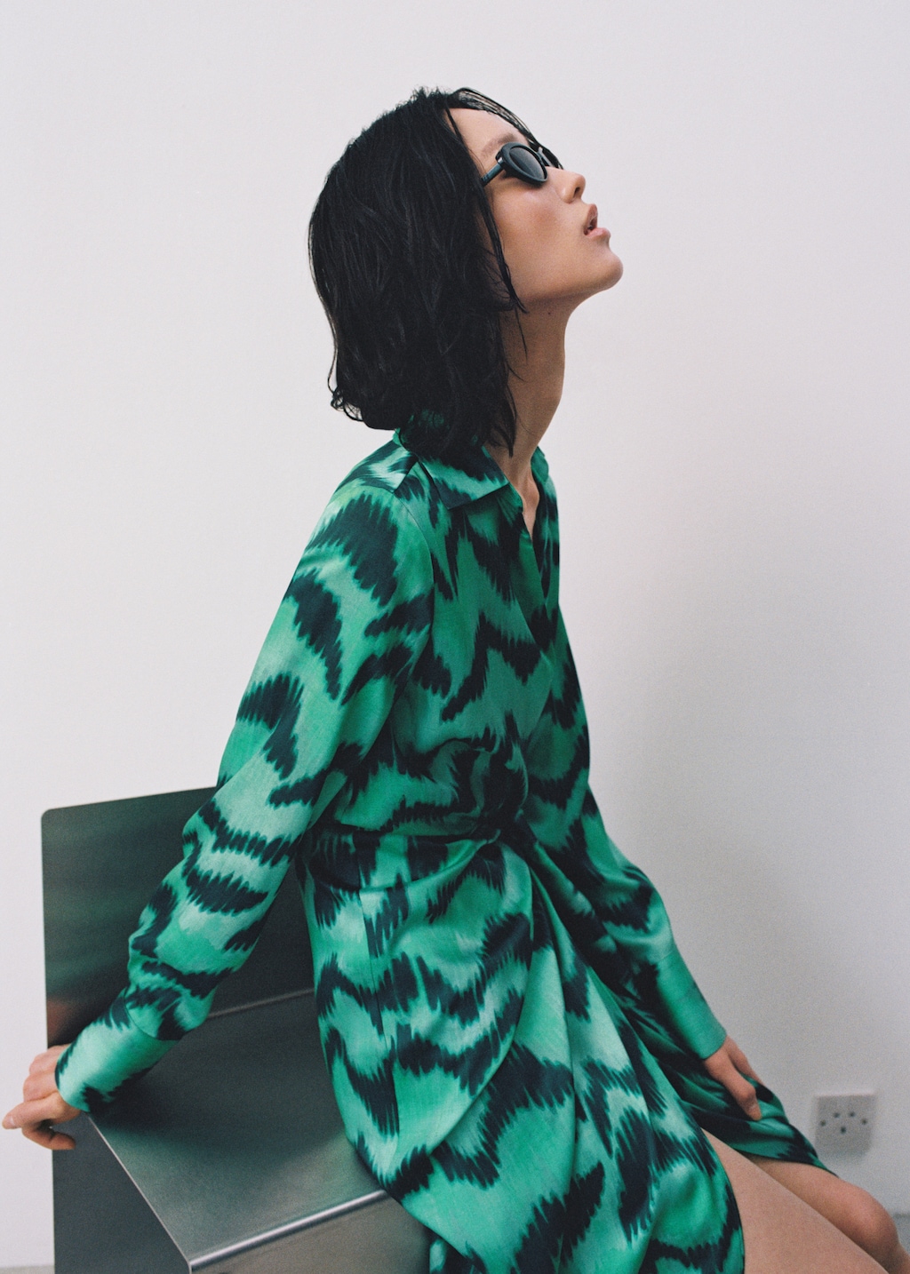 Printed satin shirt dress - Details of the article 6