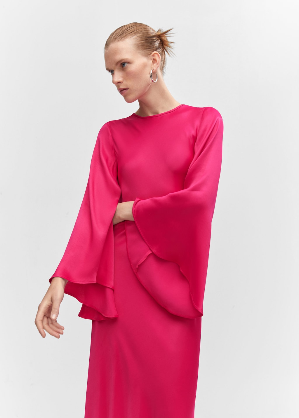 Flared-sleeve satin dress - Medium plane