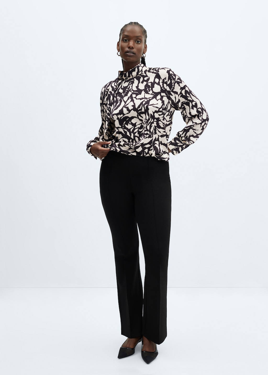 High-neck blouse with bow - Details of the article 3