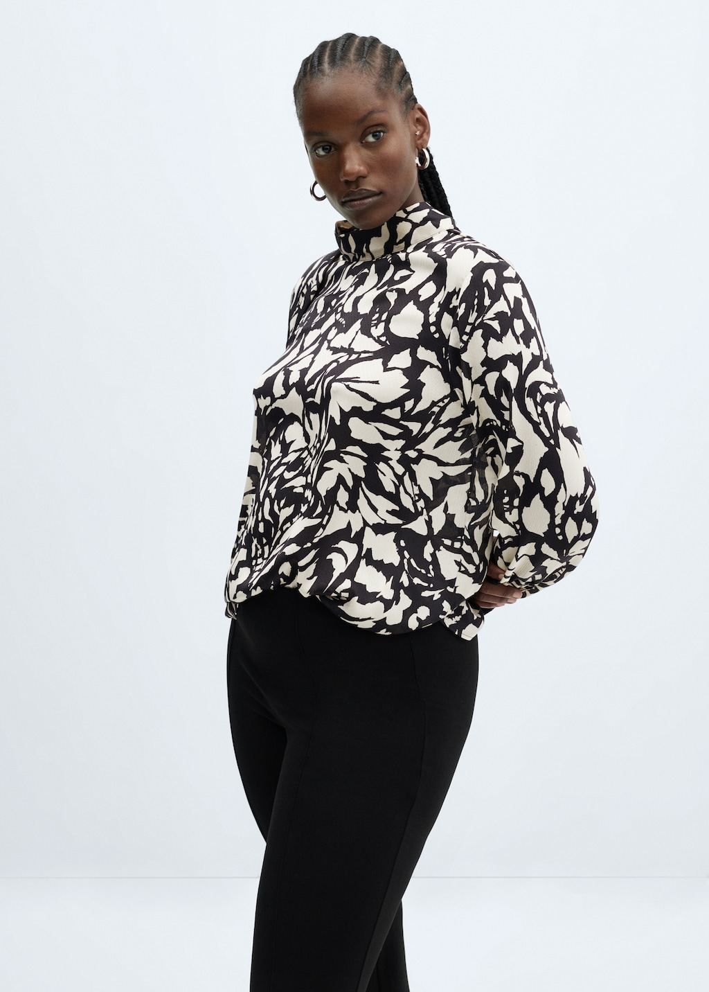 High-neck blouse with bow - Details of the article 5