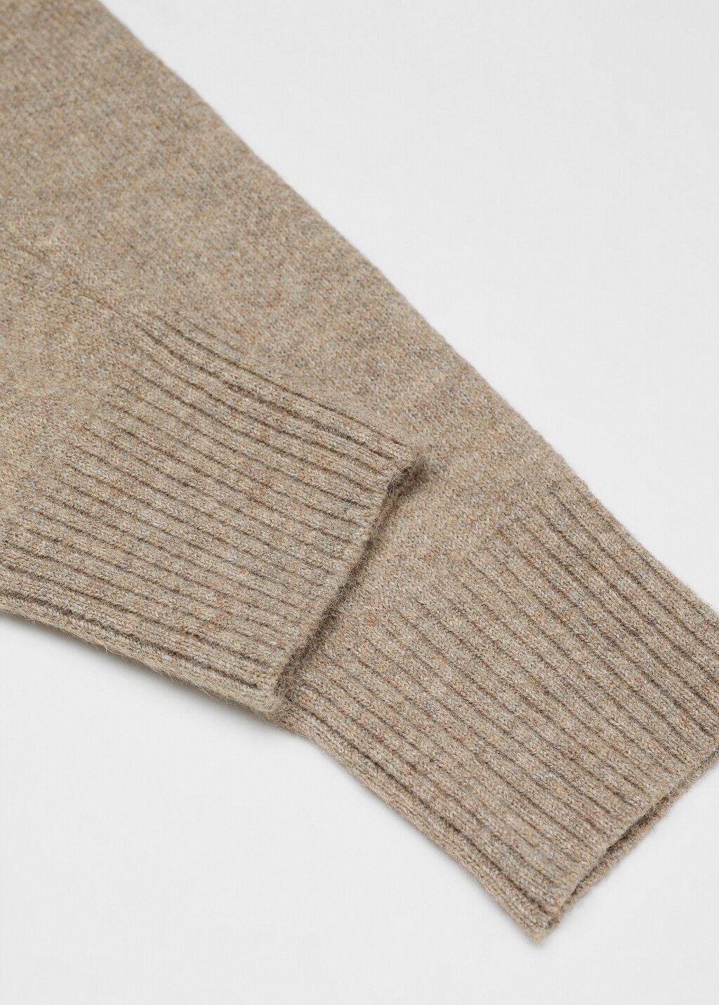 Knit jogger-style trousers - Details of the article 8