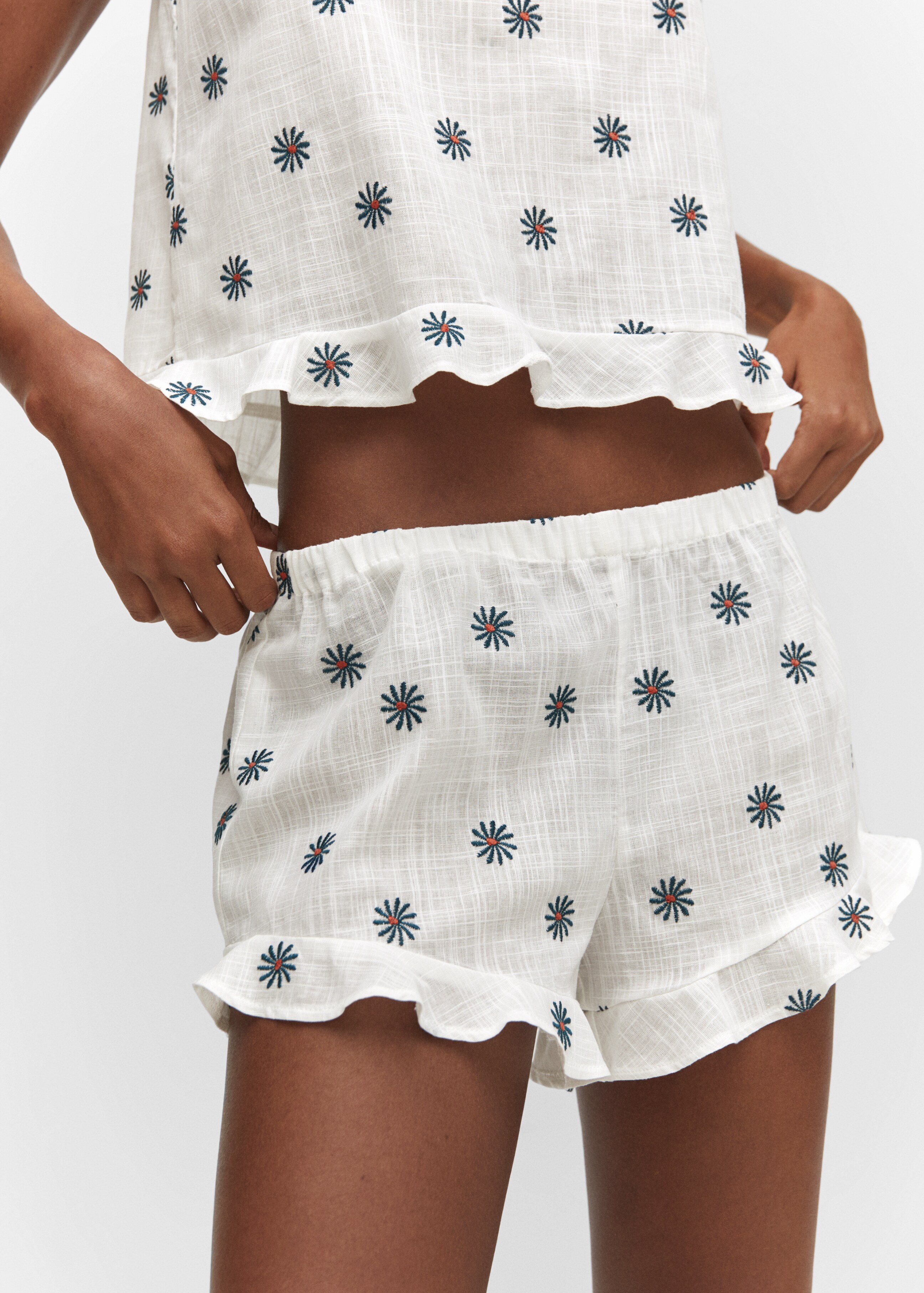 Floral embroidered pyjama shorts - Details of the article 1
