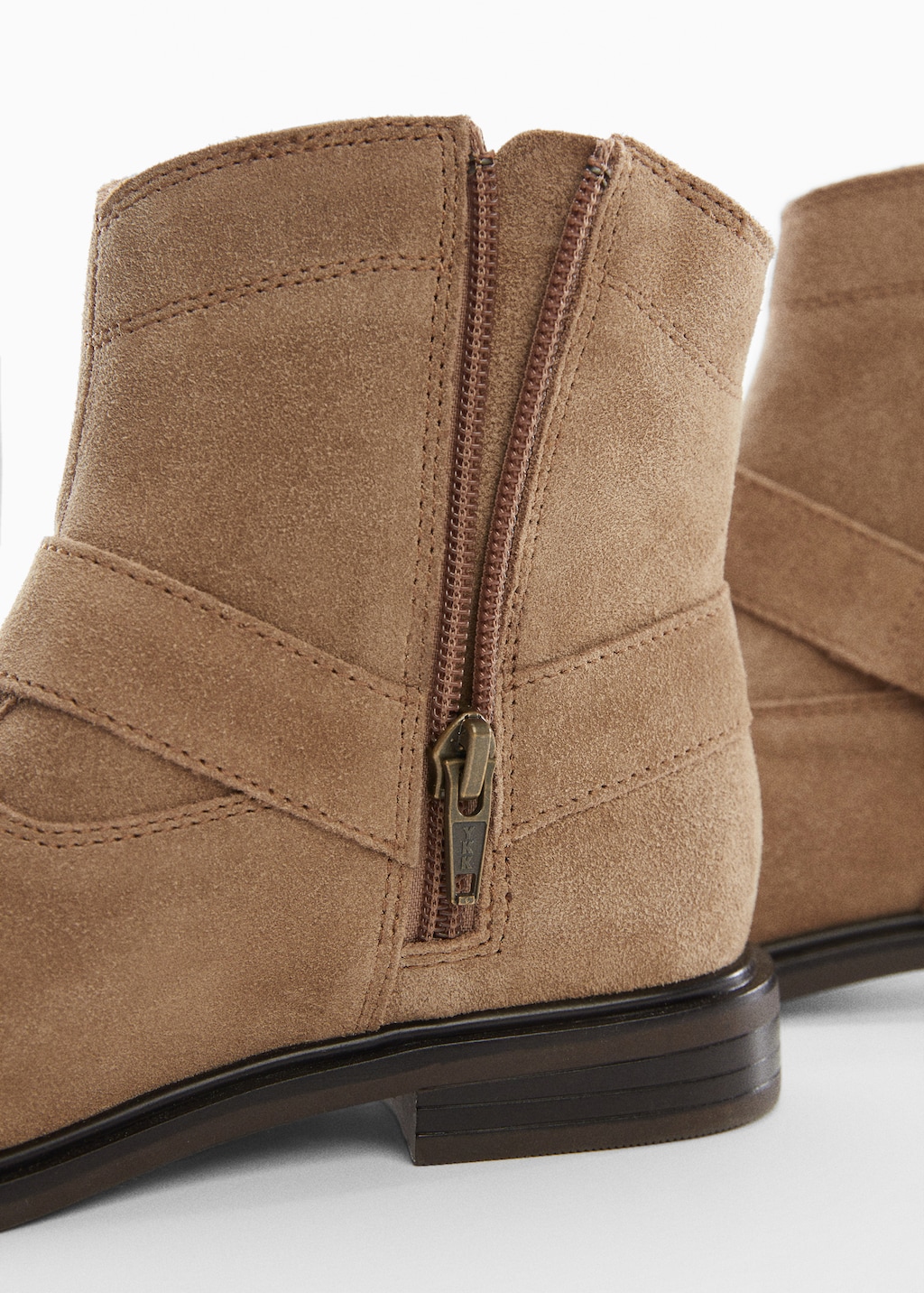 Leather ankle boots - Details of the article 1