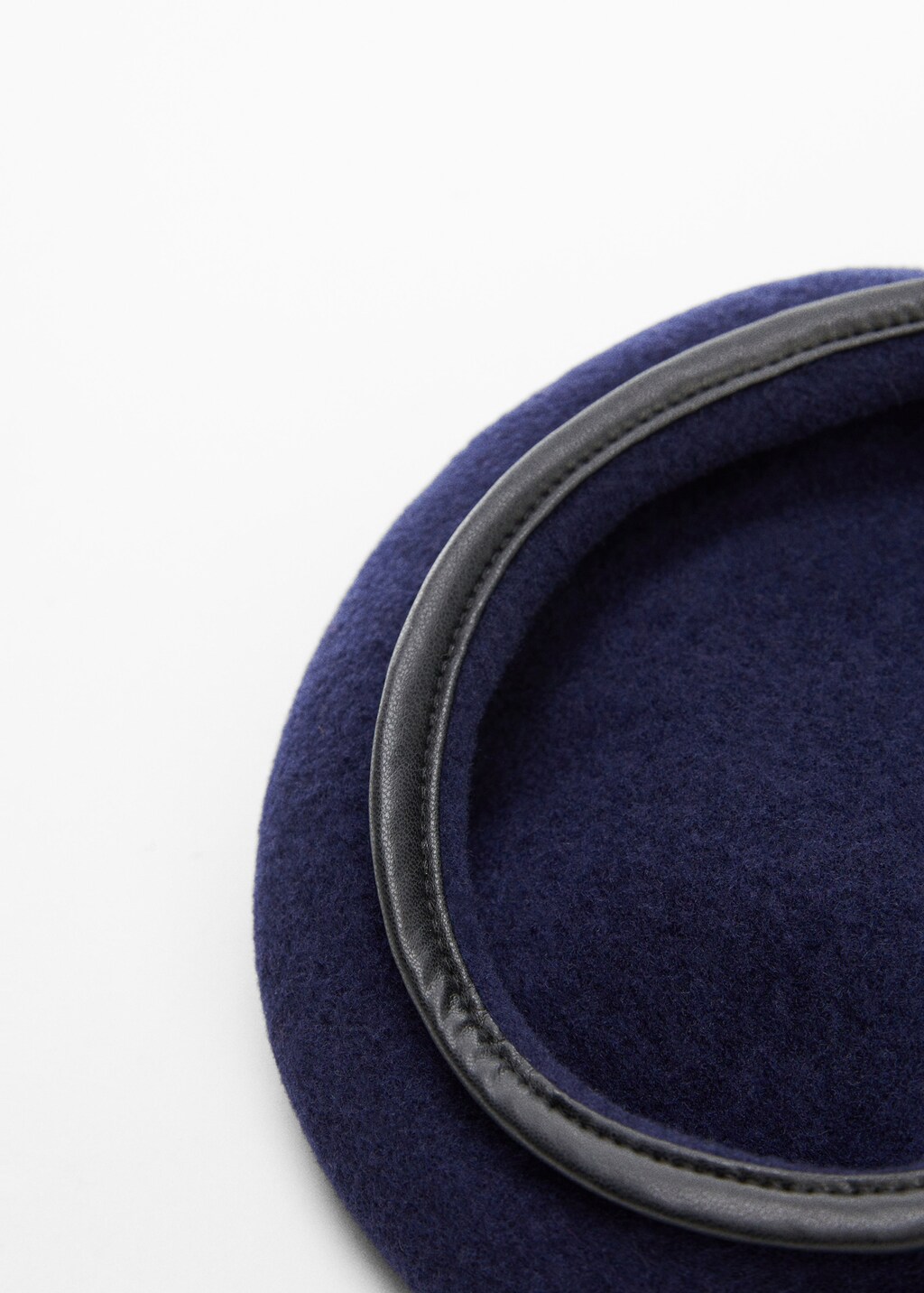 Merino wool beret - Details of the article 1