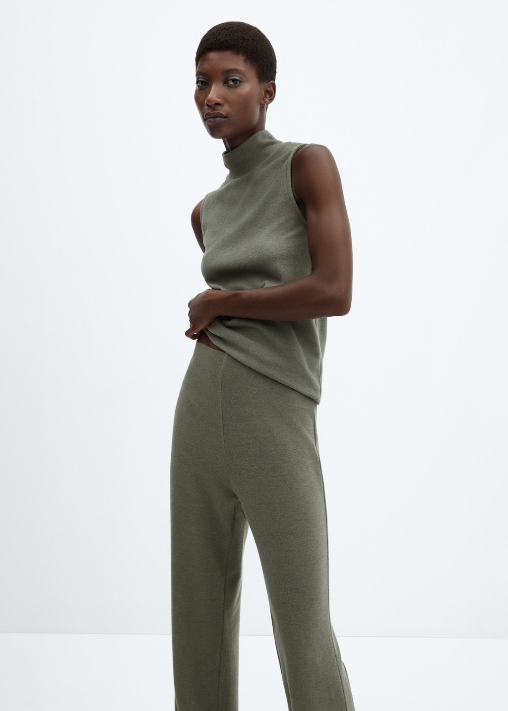 Cotton-linen knitted trousers  - Details of the article 1