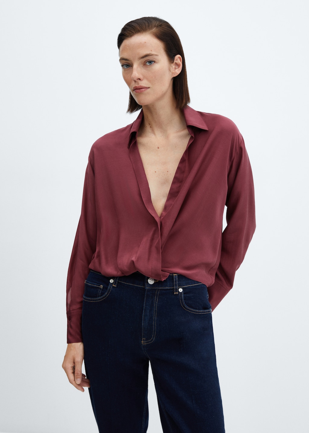 Blouse cache-cœur satinée - Plan moyen