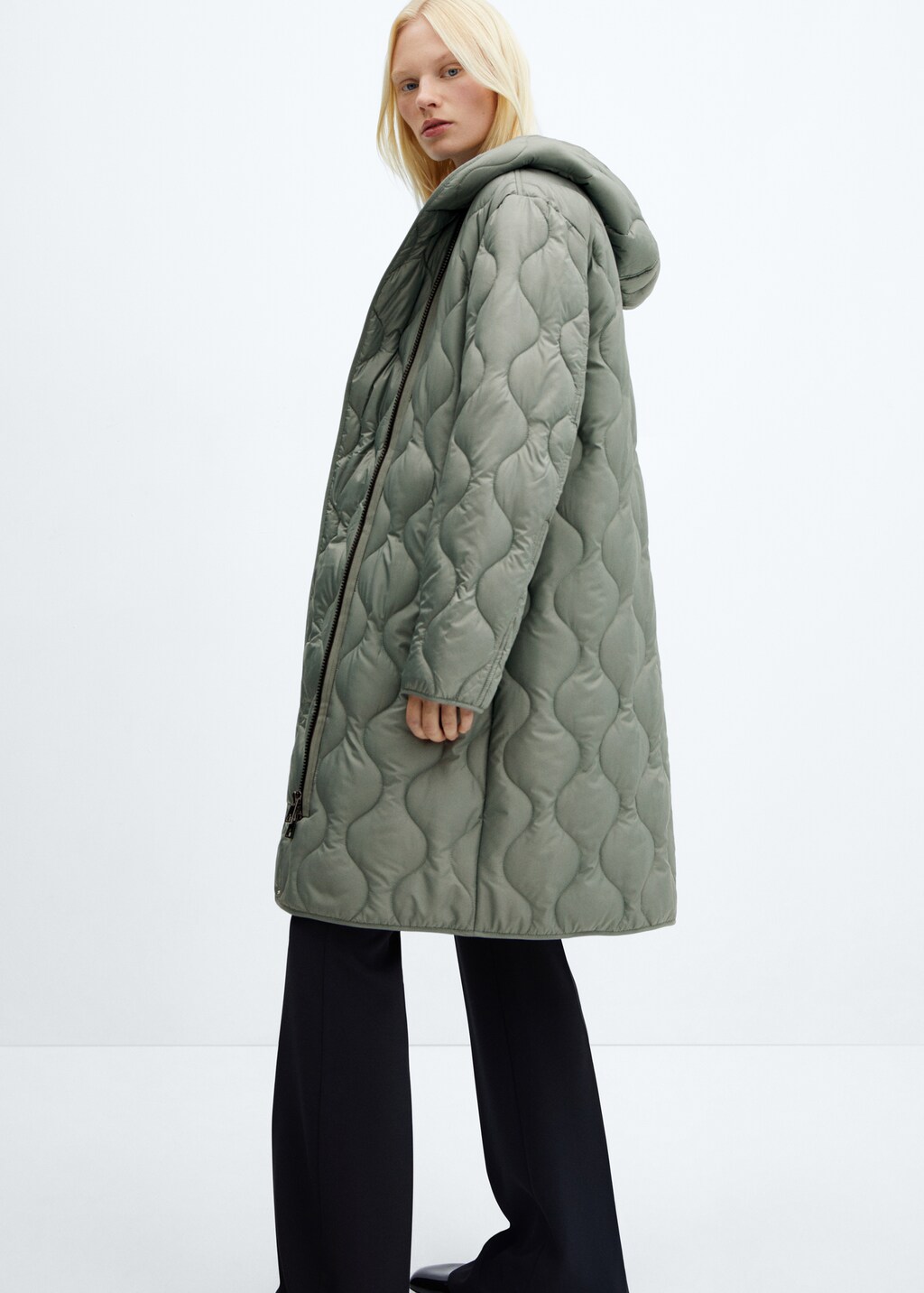 Hood quilted coat - Details of the article 2