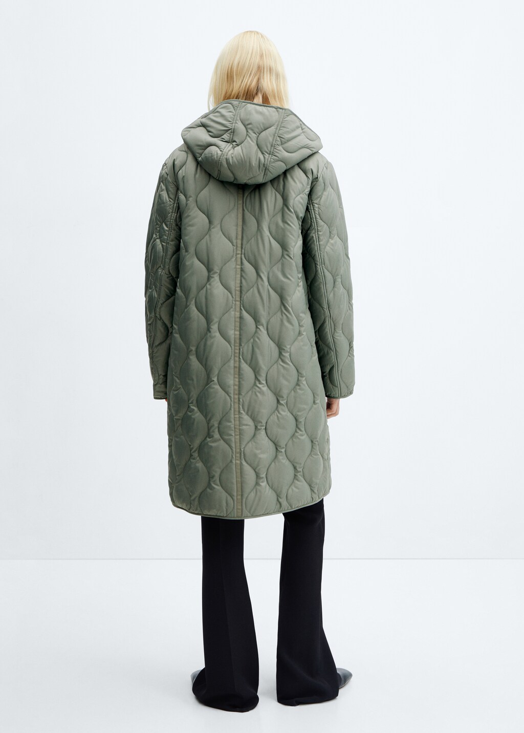 Hood quilted coat - Reverse of the article