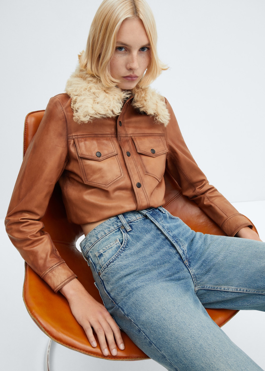 Suede jacket with fur-effect collar - Details of the article 2