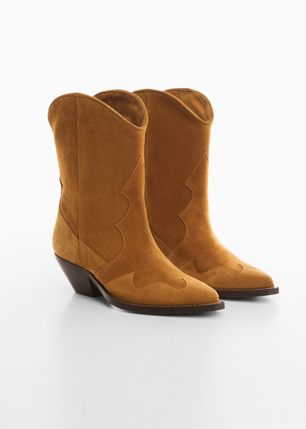 Bottines cuir suède cow-boy - Plan moyen