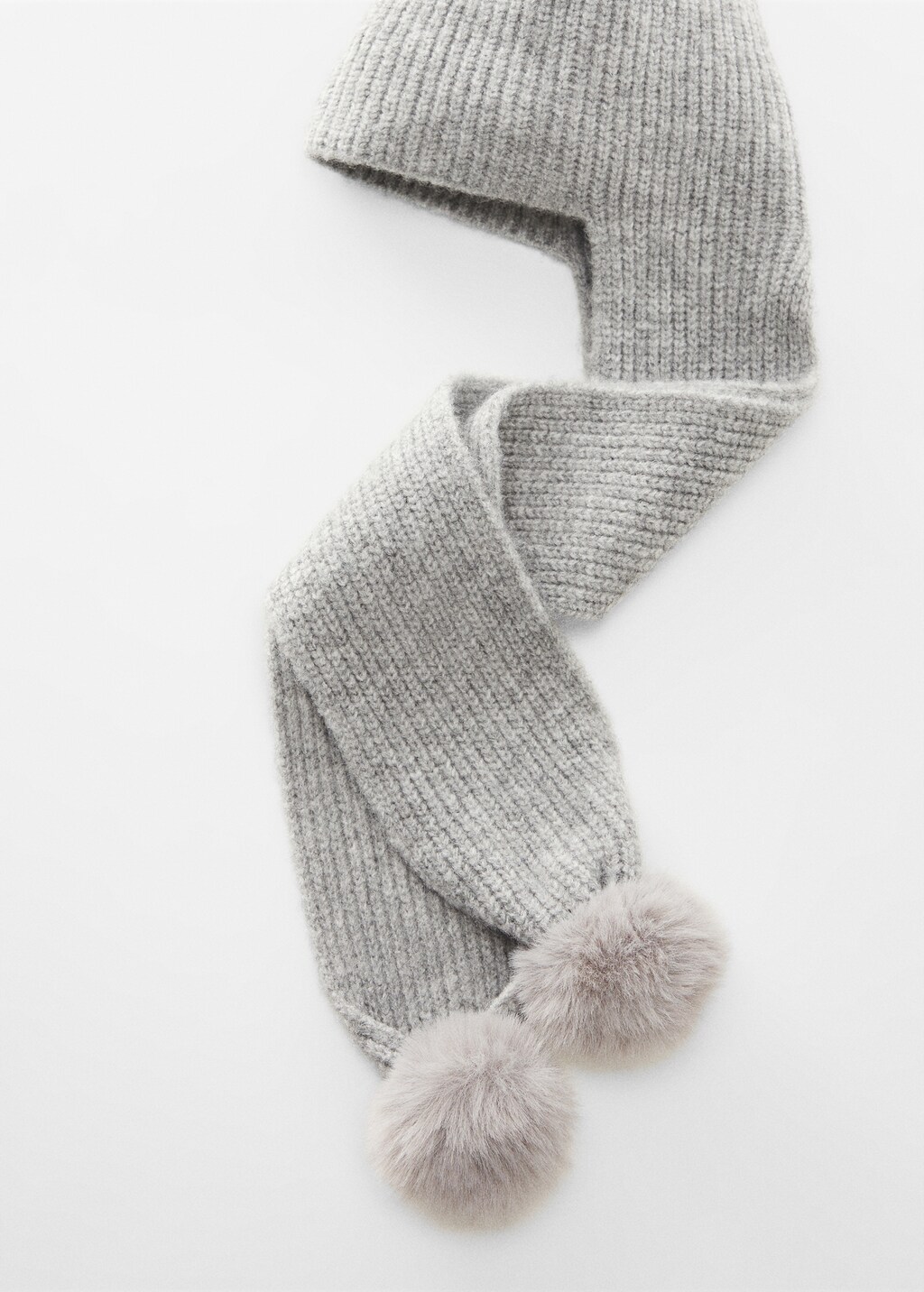 Scarf hat with pompoms - Medium plane