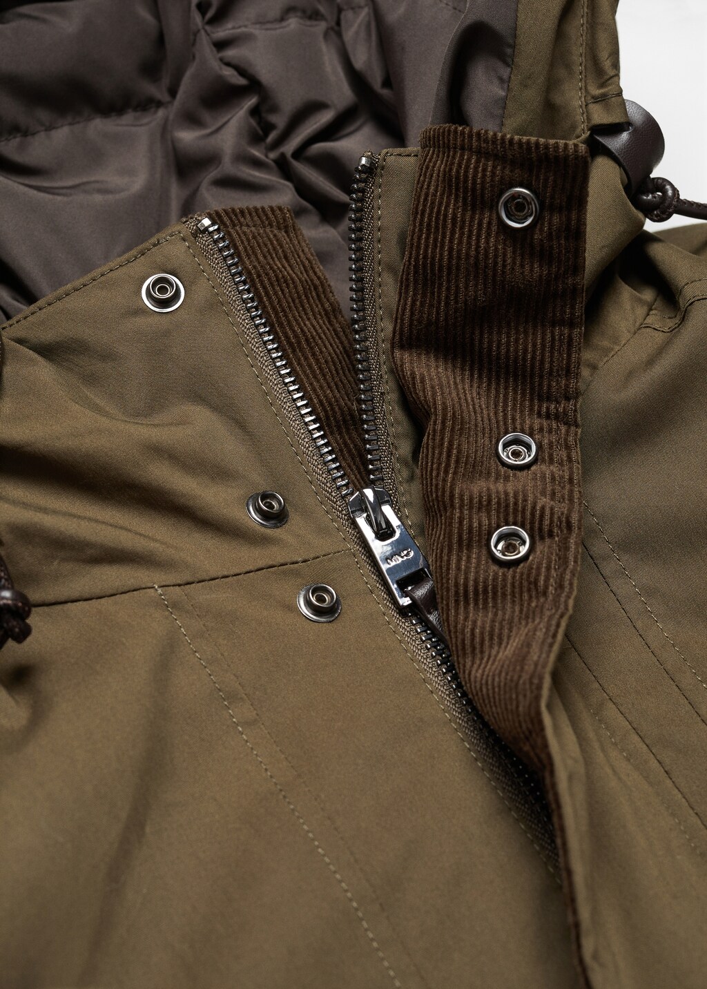 Quilted parka with thermoregulating fabric - Details of the article 8