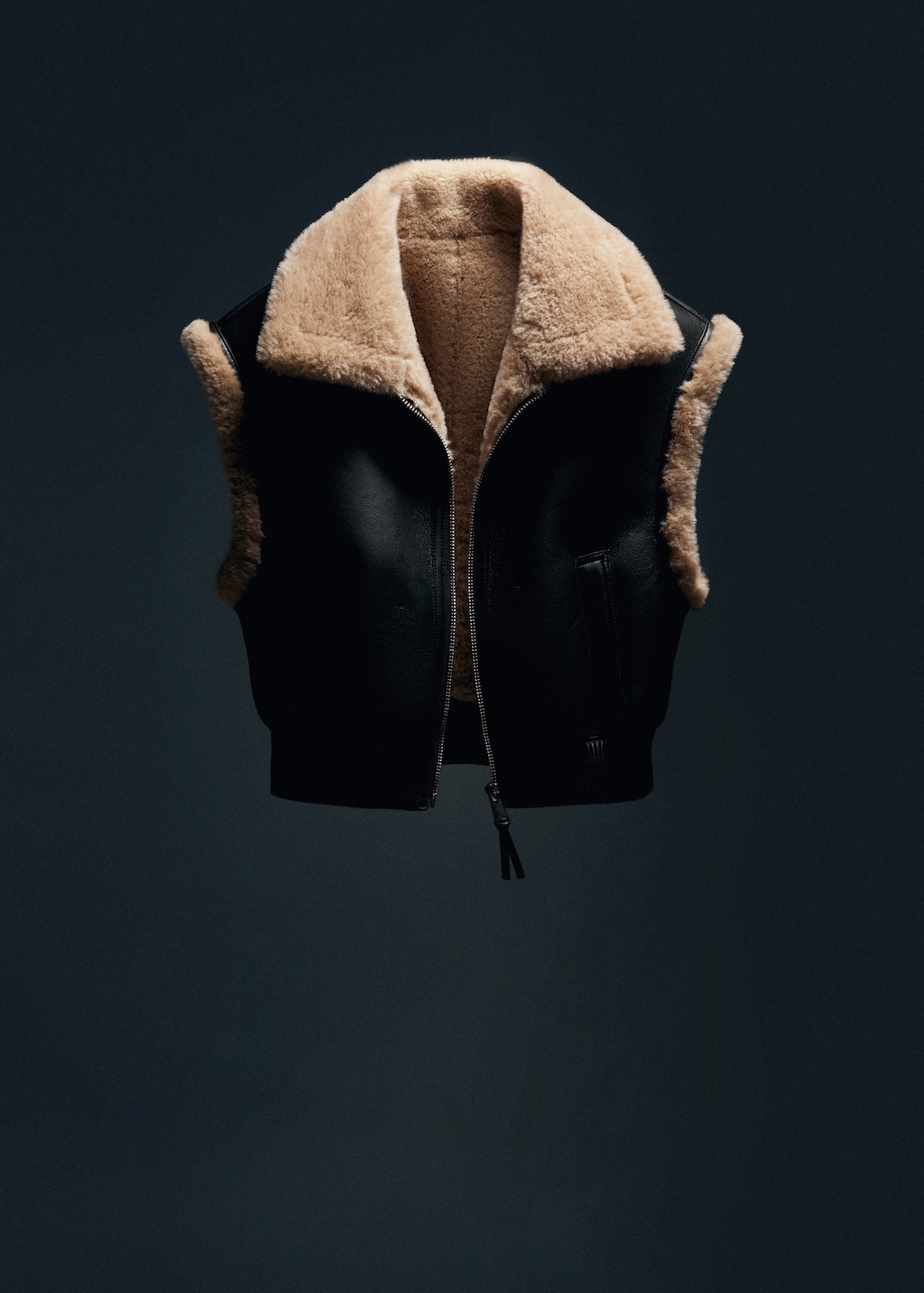 Shearling-lined bomber gilet - Details of the article 9