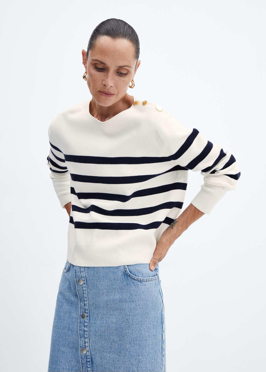 Sweater with shoulder buttons  - Medium plane